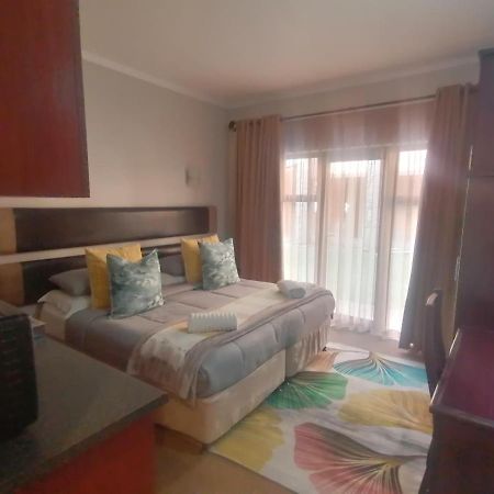 Apartamento Reliwave Pty Ltd Bloemfontein Exterior foto