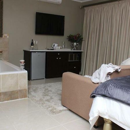 Apartamento Reliwave Pty Ltd Bloemfontein Exterior foto