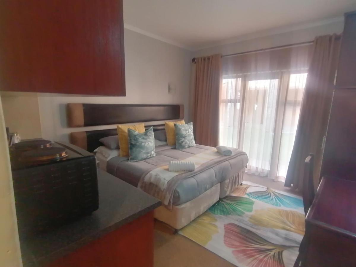 Apartamento Reliwave Pty Ltd Bloemfontein Exterior foto