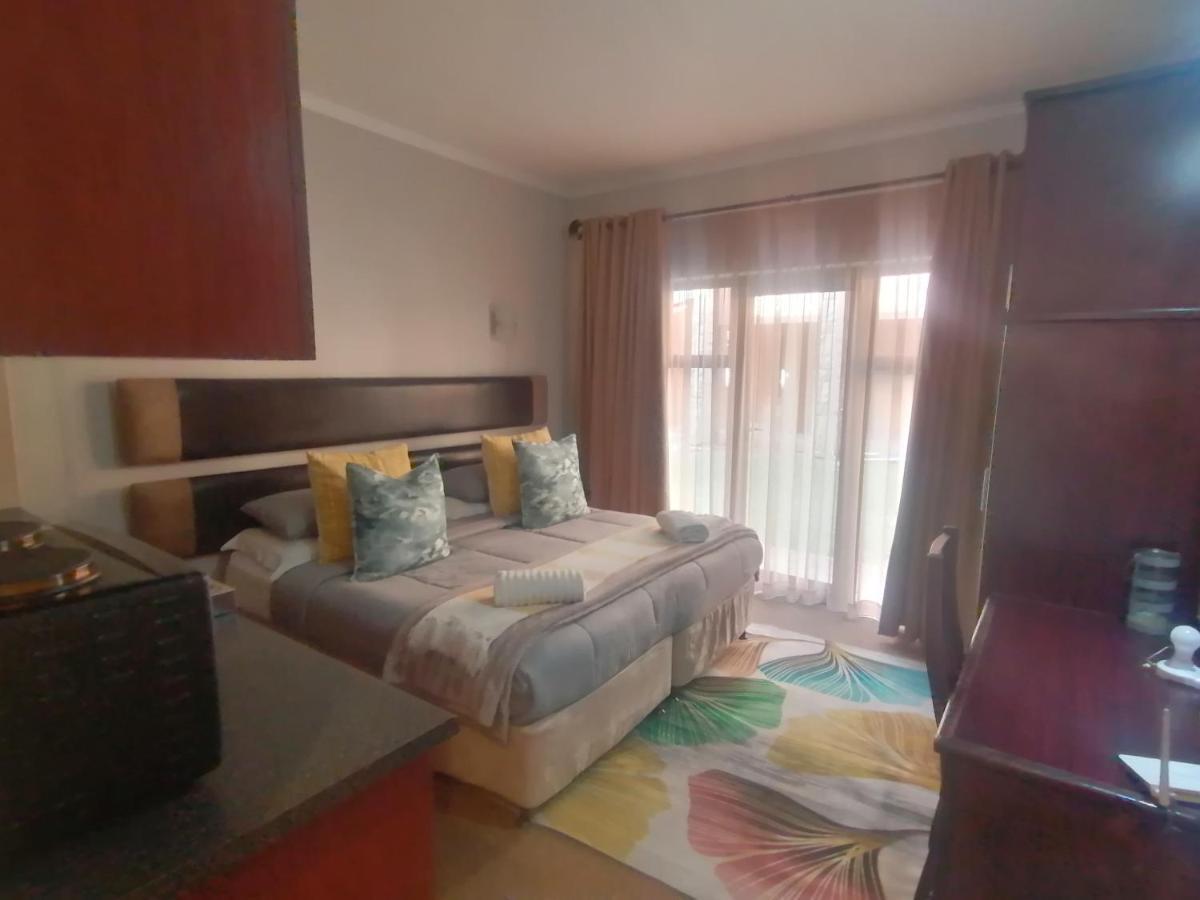 Apartamento Reliwave Pty Ltd Bloemfontein Exterior foto